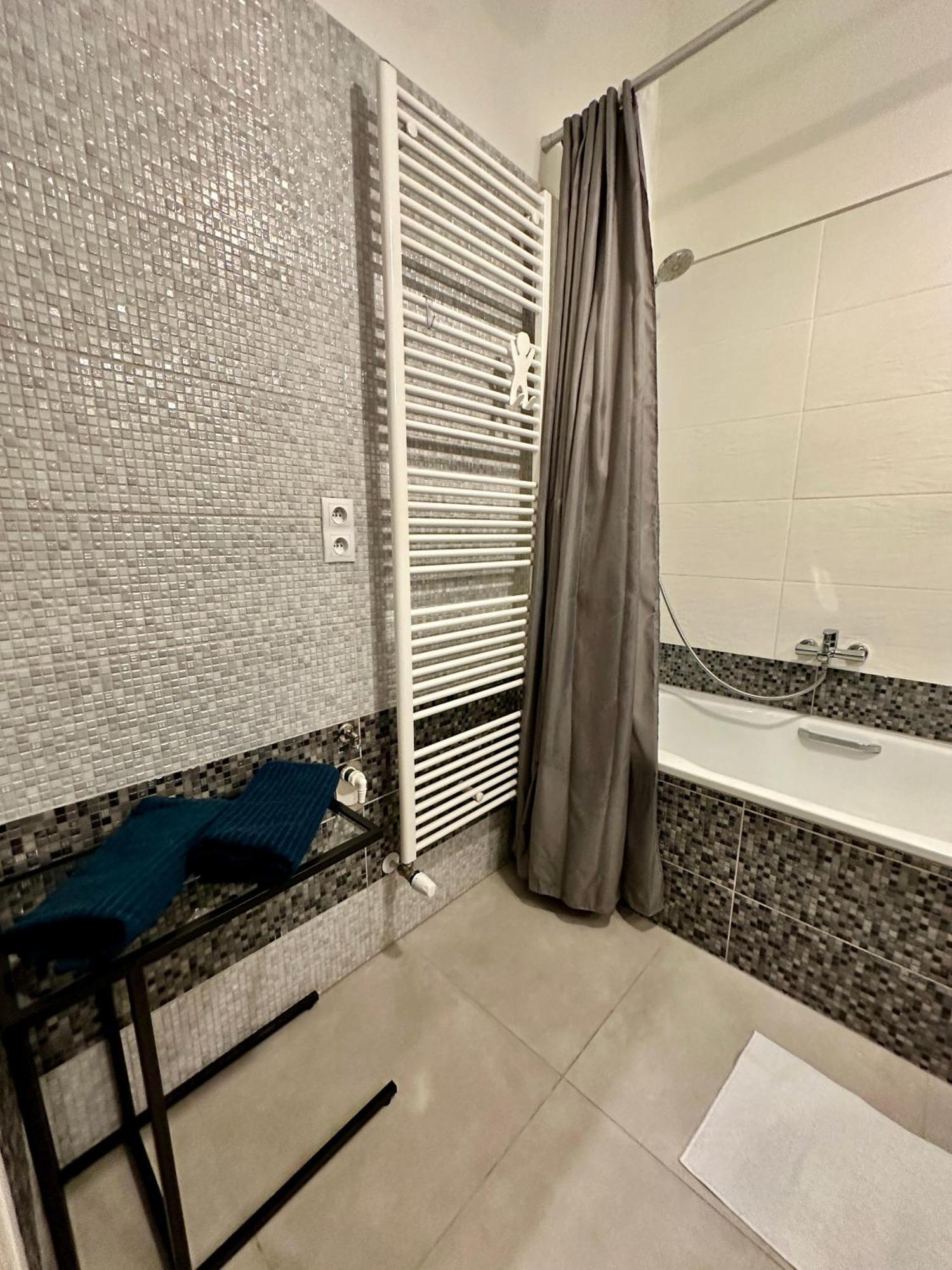 Royal City Centre Apartment โปปรัด ภายนอก รูปภาพ