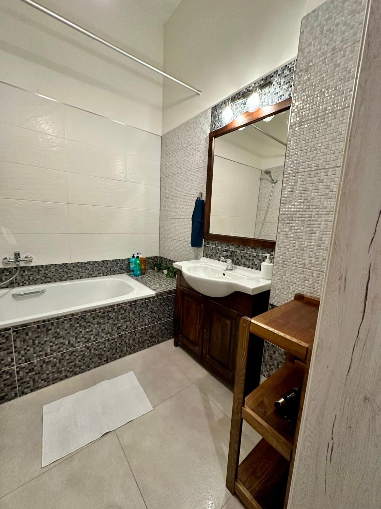 Royal City Centre Apartment โปปรัด ภายนอก รูปภาพ